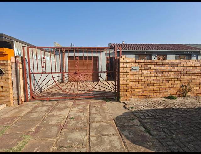 2 BEDROOM HOUSE FOR SALE IN DOBSONVILLE